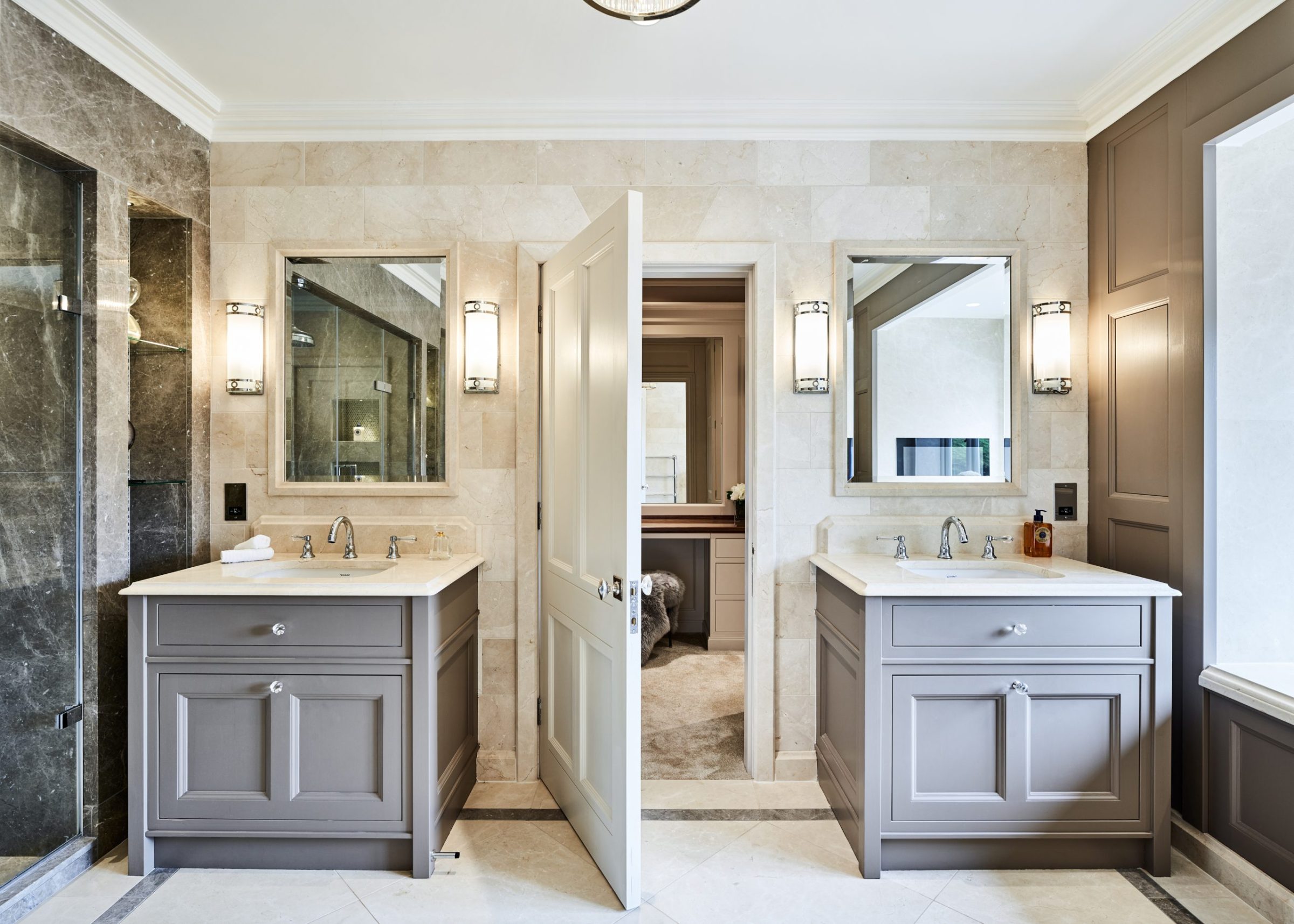 twin sinks / vanity units