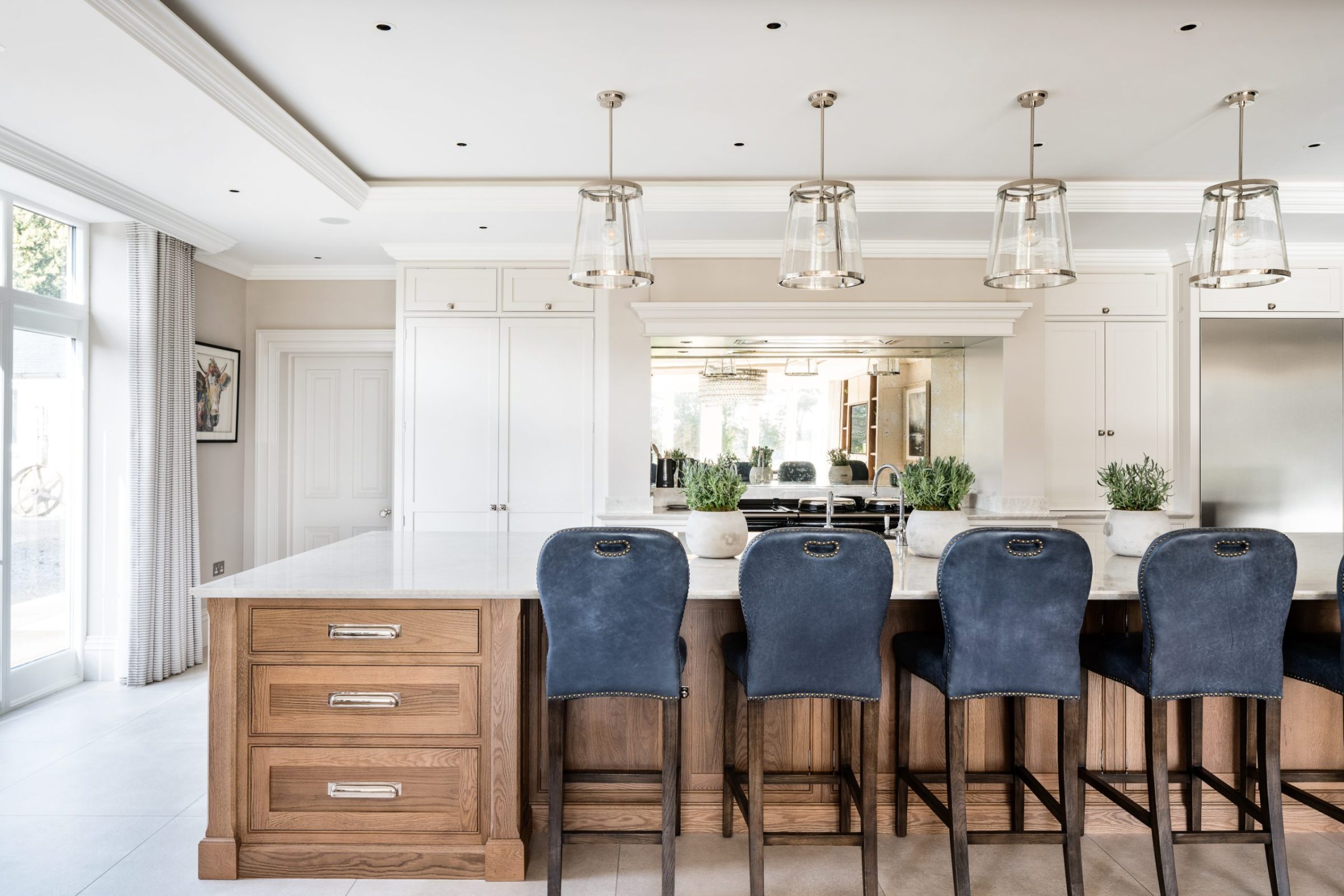 breakfast bar lighting and stools