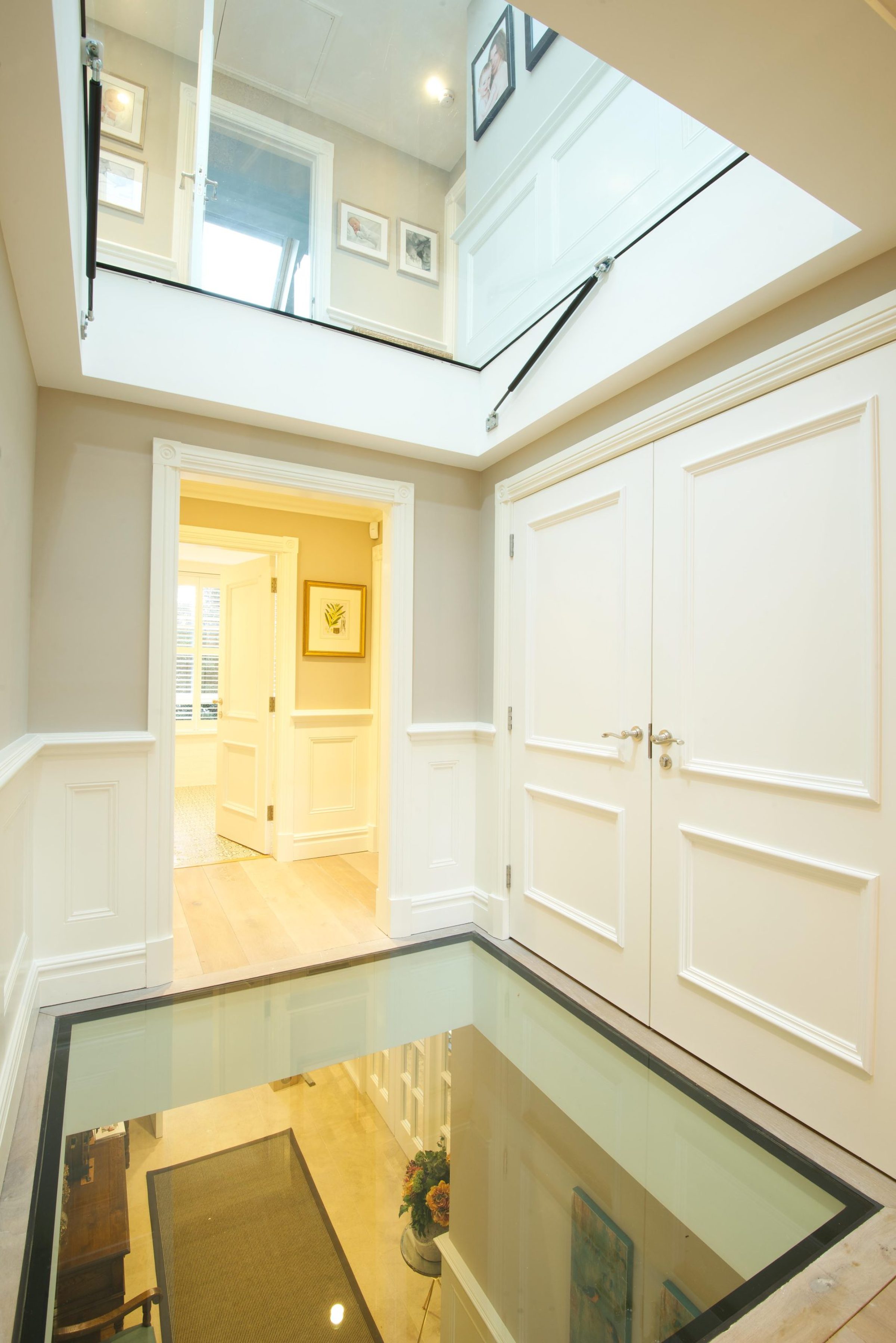 Sona glass floor home technology